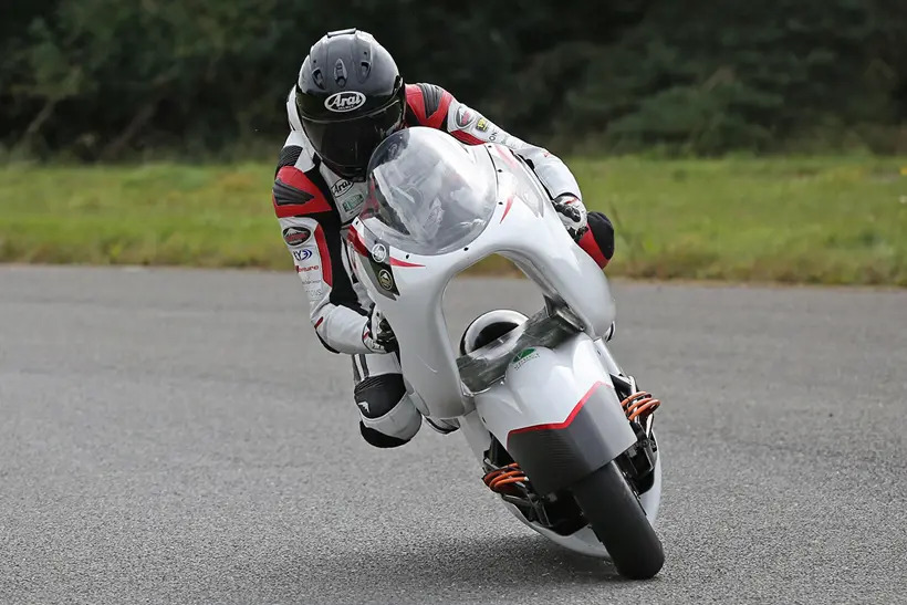 Мотоцикл сквозь ветер: революция аэродинамики от White Motorcycle Concepts