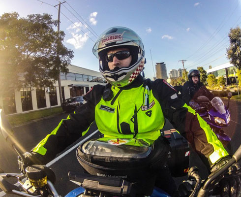 Светлячки на дороге