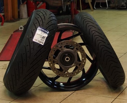 Спортивная версия. Тест шин Metzeler Roadtec 01 SE