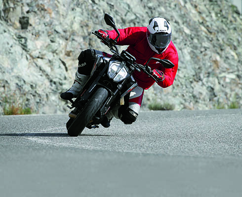 Тест шин Metzeler Sportec M9 RR: Двуличность