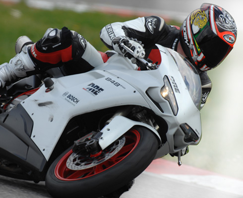 EVOлюция - тест спортбайка Ducati 848 EVO на трассе Adria International Raceway