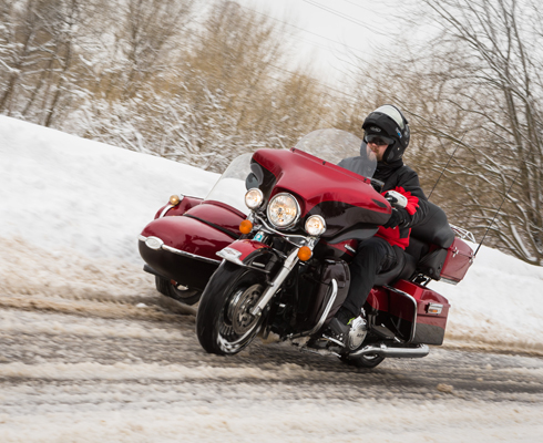 Проверка на прочность: Harley-Davidson FLHTK Electra Glide Ultra Limited с коляской от «ИЖ-Юпитер»