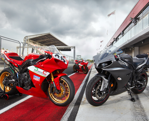 Вундерваффе: Yamaha YZF-R1 DMC Racing