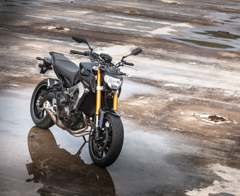 Yamaha MT-09. Яркий свет с востока