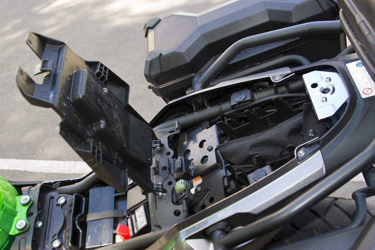 Тест BMW G310GS и Kawasaki Versys-X 300: Два по триста
