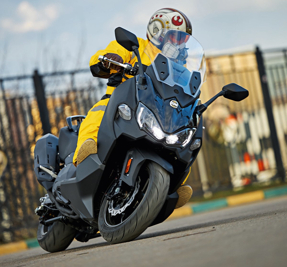 Тест SYM Maxsym TL 500: Брат Максим