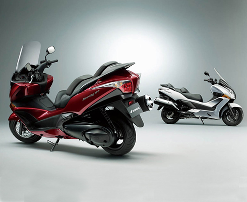Поезжайте бизнес классом: выбираем Honda Silver Wing