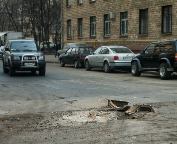 Ямы на дорогах: кто виноват и что делать