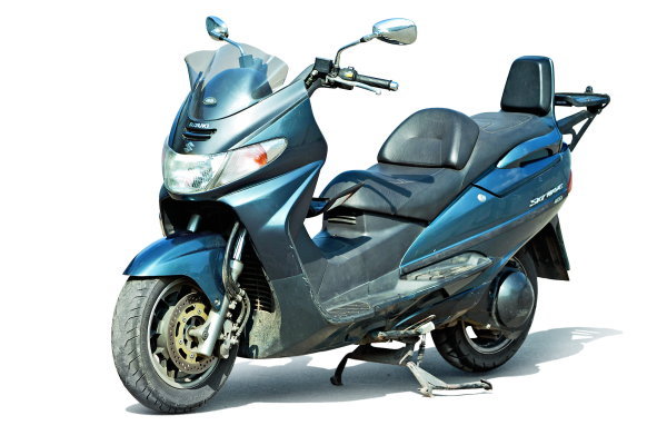 Suzuki AN400: скутер, 1998&ndash;2002 гг., 385 см&sup3;, 32 л.с., 70 000&ndash;150 000 руб.
