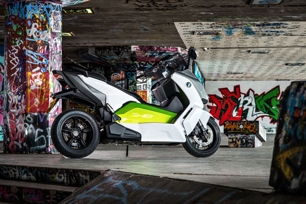 BMW C Evolution – максискутер на электротяге — фотография 2