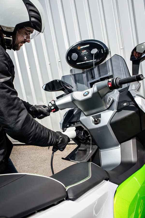 BMW C Evolution – максискутер на электротяге — фотография 5