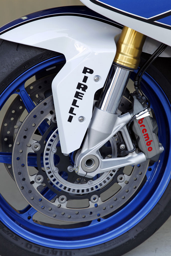 BMW HP4 – лёгкий «спорт» на базе S1000RR — фотография 4