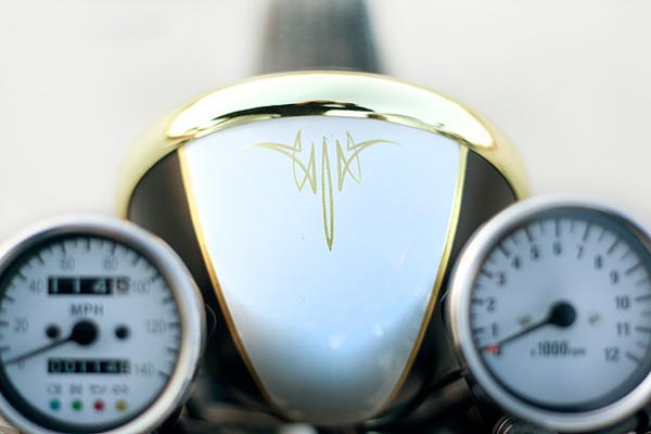 Женственный кафе-рейсер Yamaha «The Messenger» XS400