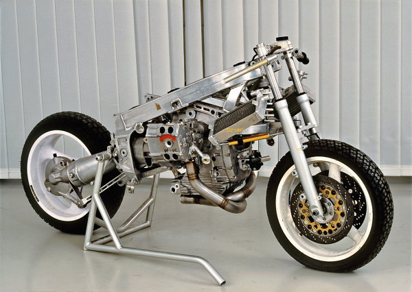 BMW R1 &ndash; баварский супербайк начала 90-х годов.