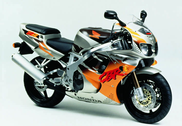 Огнём и мечом: история Honda Fireblade — фотография 2