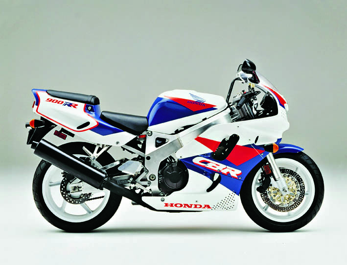 Огнём и мечом: история Honda Fireblade — фотография 1