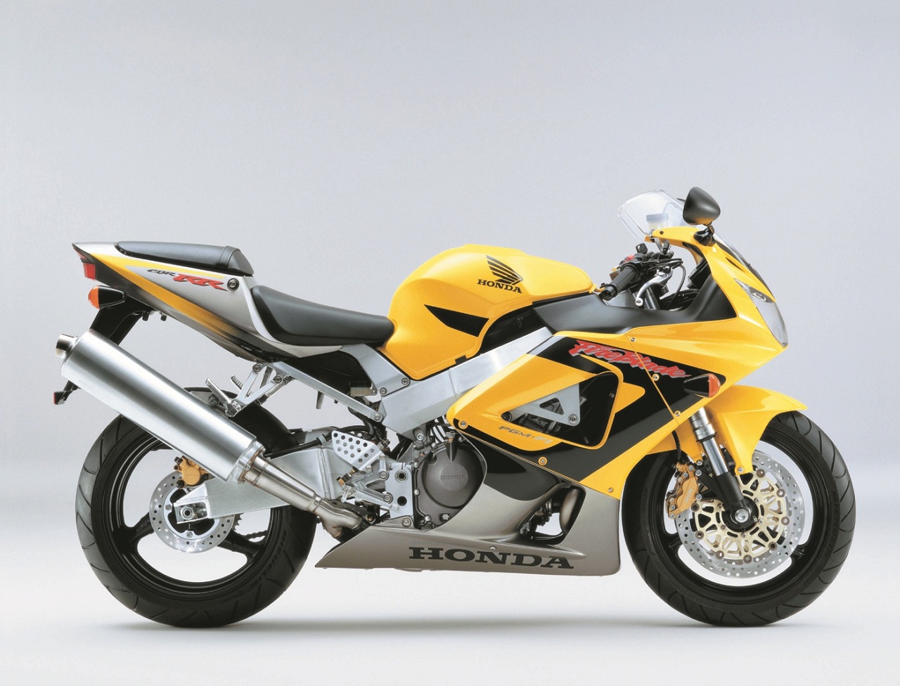 Огнём и мечом: история Honda Fireblade — фотография 5