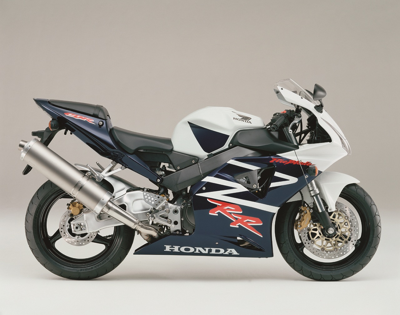 Огнём и мечом: история Honda Fireblade — фотография 6