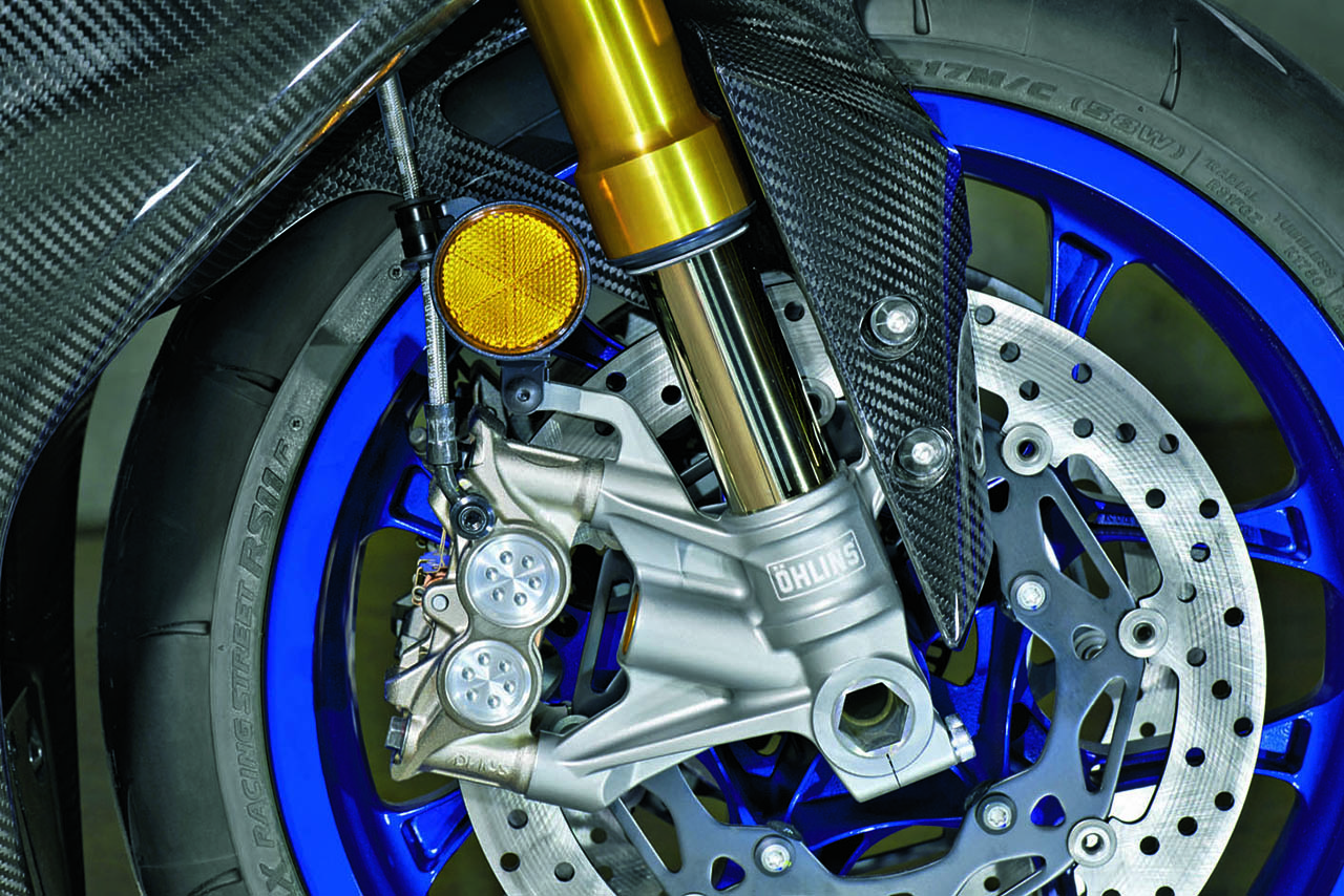 Лицом к лицу: анатомия Yamaha YZF-R1 — фотография 10