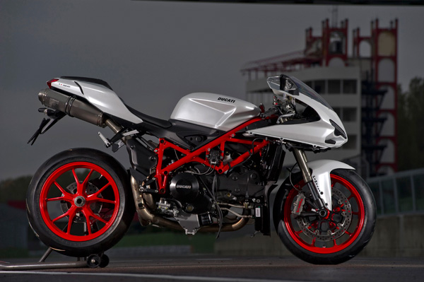 Ducati 848 EVO