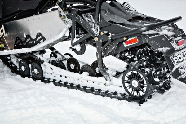 Подвеска Pro-Ride в сочетании с отсутствием туннеля наделяет Switchback Pro-R проходимостью кроссовера, несмотря на 136-ю гусеницу.